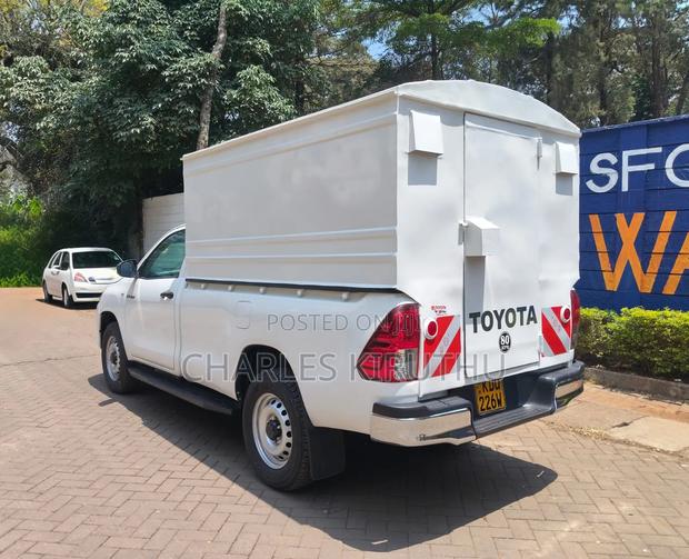 New Toyota Hilux 2025 White