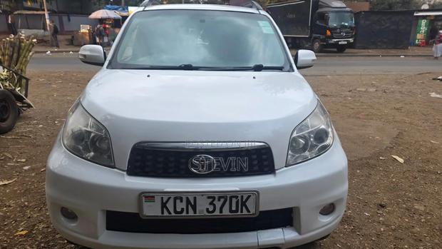 Toyota Rush 2010 White
