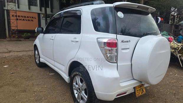 Toyota Rush 2010 White