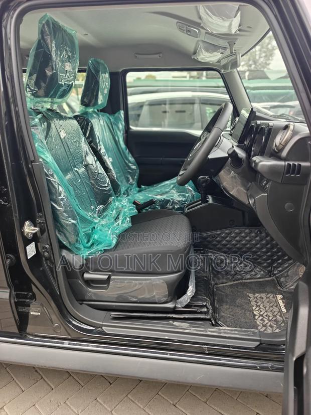 Suzuki Jimny 2025 Black