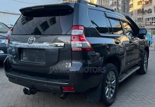 Toyota Land Cruiser Prado 2013 Gray