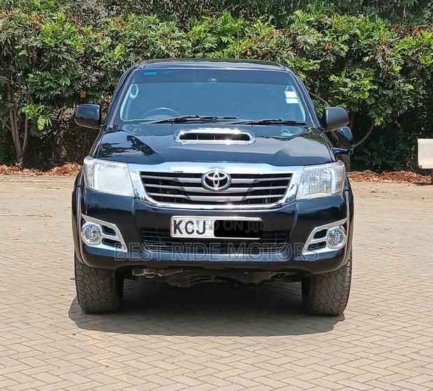 Toyota Hilux 3.0 D-4D 4x4 2012 Black