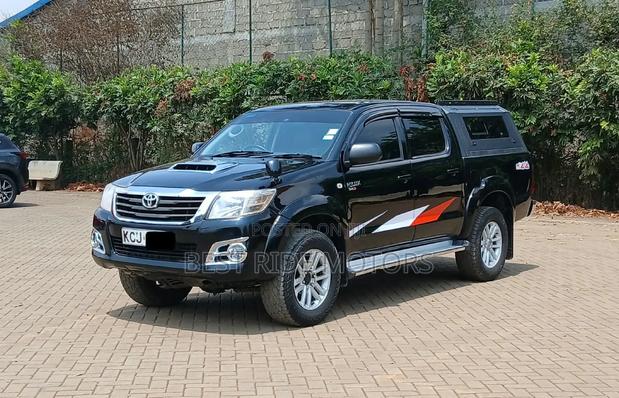 Toyota Hilux 3.0 D-4D 4x4 2012 Black