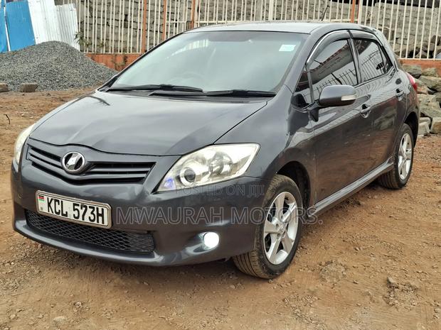 Toyota Auris 2010 Gray