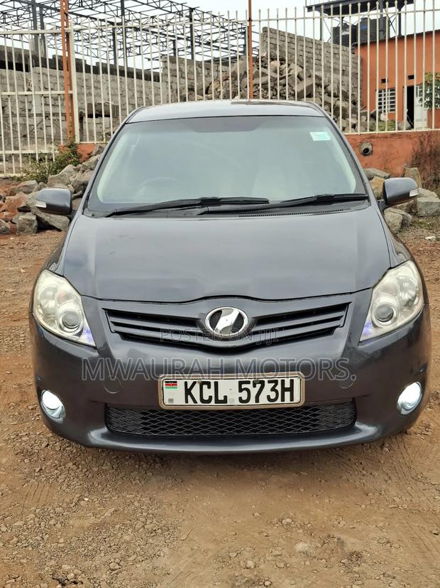 Toyota Auris 2010 Gray