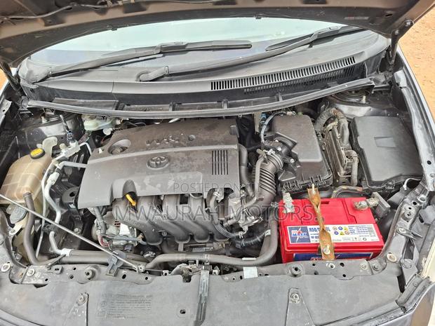 Toyota Auris 2010 Gray