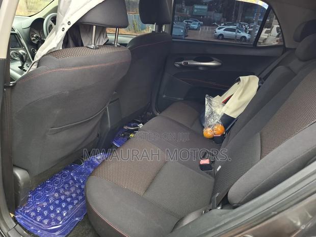 Toyota Auris 2010 Gray