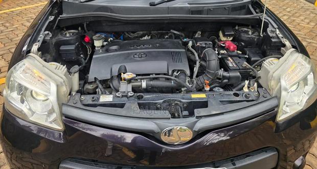 Toyota Sienta 2015