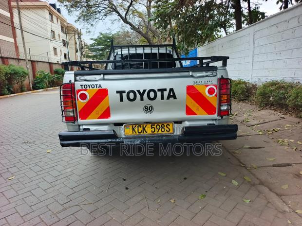 Toyota Hilux 2.5 D-4D SRX 2009 Silver