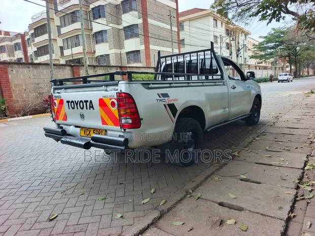 Toyota Hilux 2.5 D-4D SRX 2009 Silver