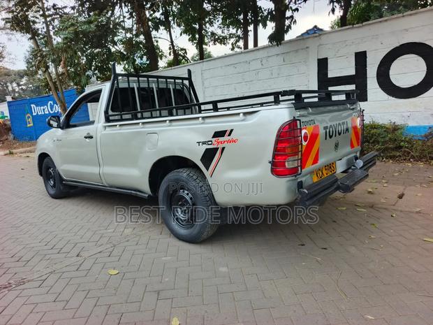 Toyota Hilux 2.5 D-4D SRX 2009 Silver