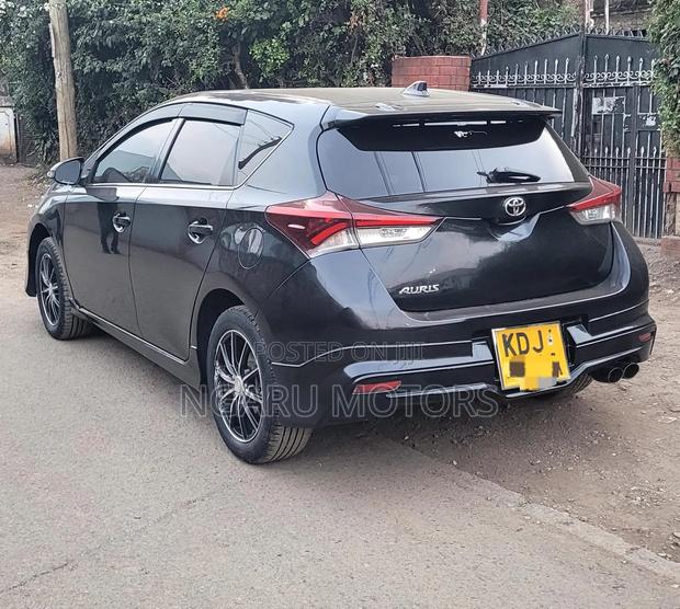 Toyota Auris 2015 Black