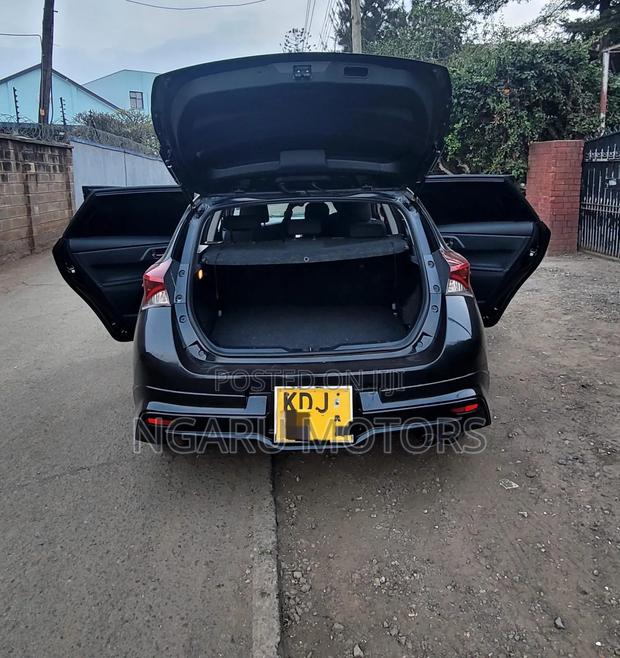 Toyota Auris 2015 Black