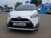Toyota Sienta 2016 White for sale
