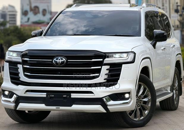 Toyota Land Cruiser LC300 2022