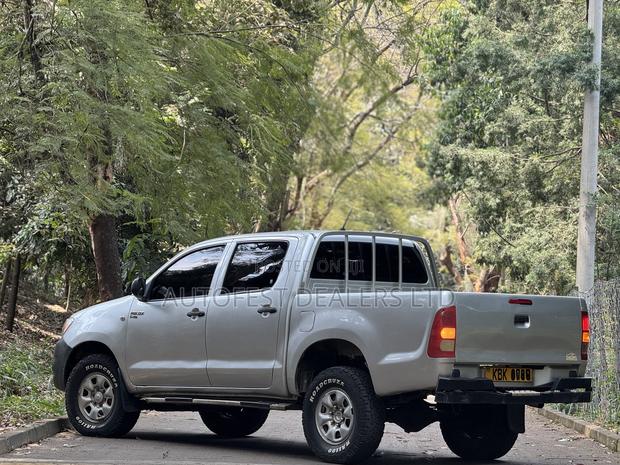 Toyota Hilux 3.0 D-4D Double Cab 4x4 Raider 2006 Silver