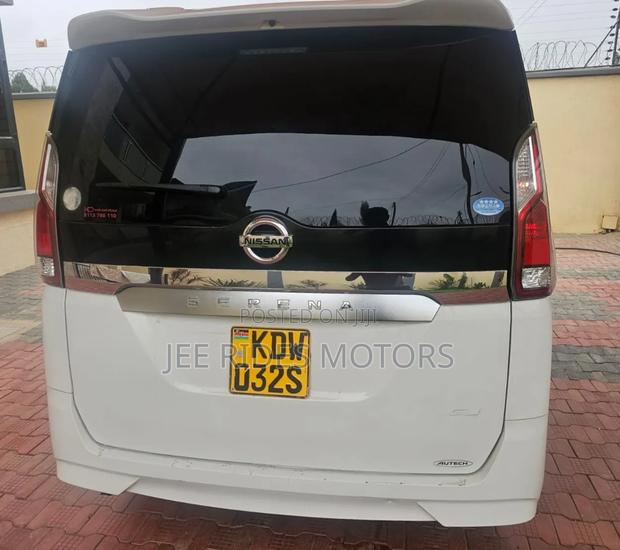 Nissan Serena 2018 White