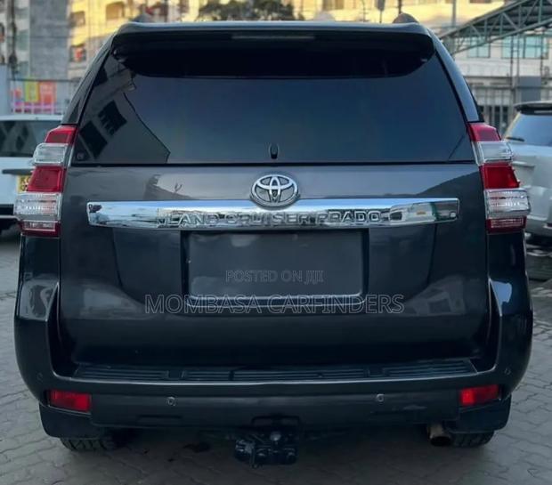 Toyota Land Cruiser Prado 2011 Gray