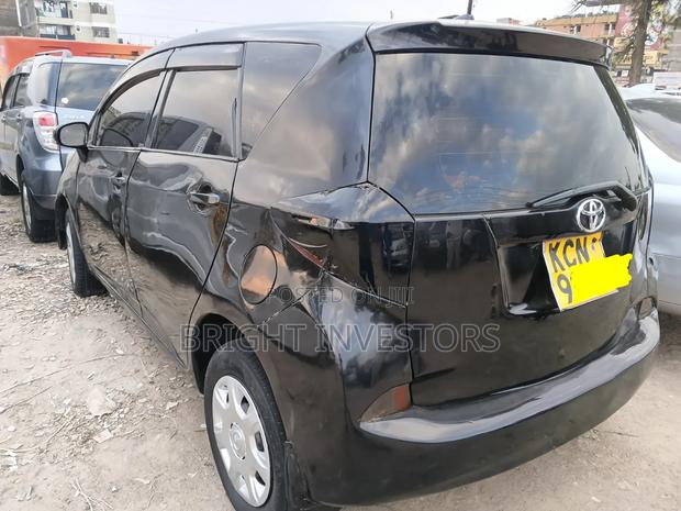 Toyota Ractis 2010 Black