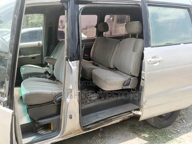 Toyota Noah 2006 Silver