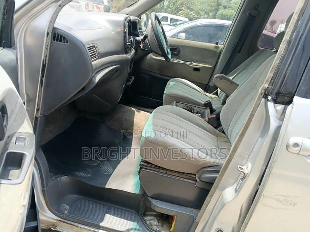 Toyota Noah 2006 Silver