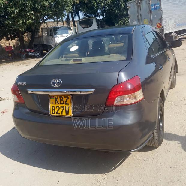Toyota Belta 2007 Gray