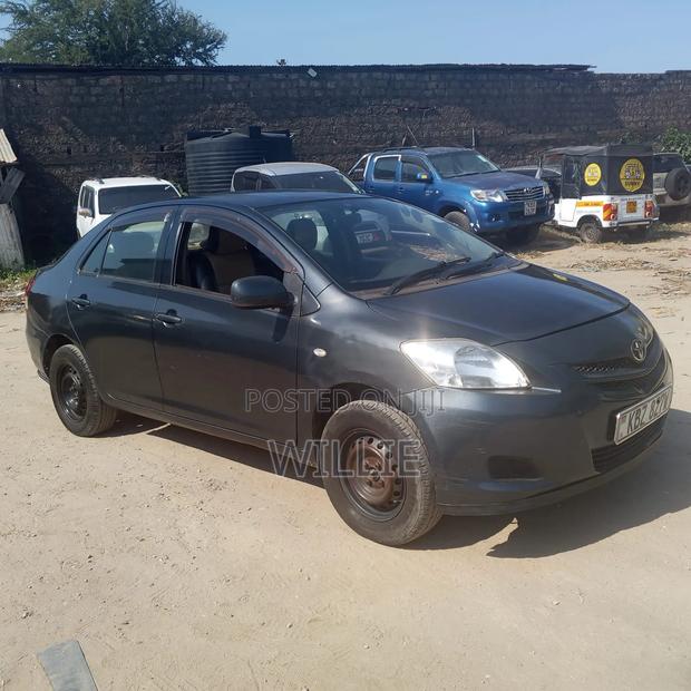 Toyota Belta 2007 Gray