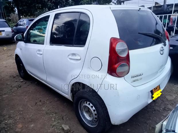 Toyota Passo 2012 White