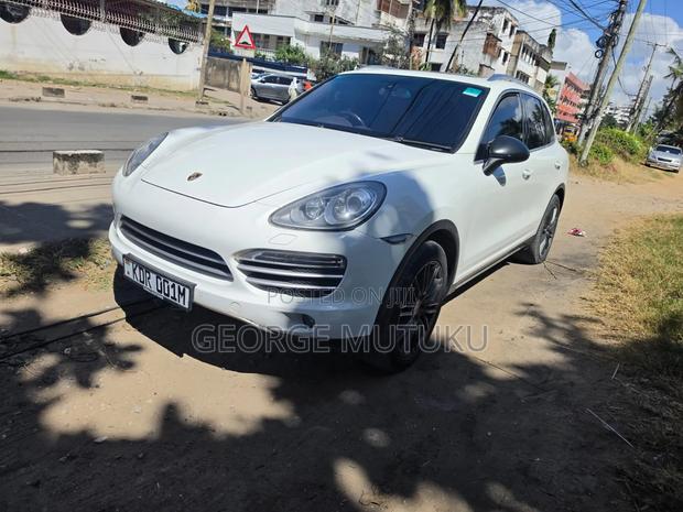 Porsche Cayenne 2014 Pearl