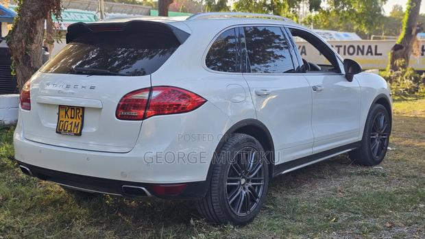 Porsche Cayenne 2014 Pearl