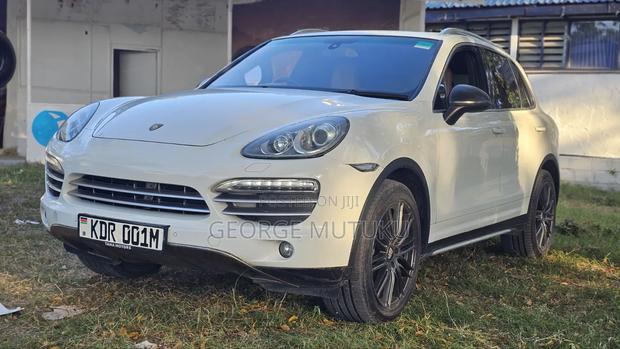 Porsche Cayenne 2014 Pearl