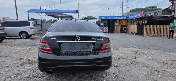 Mercedes-Benz C200 2009 Black
