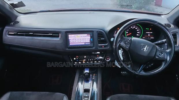 Honda Vezel 2017 Maroon