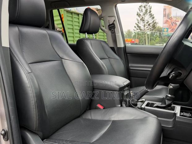 Toyota Land Cruiser Prado 2019 Gray