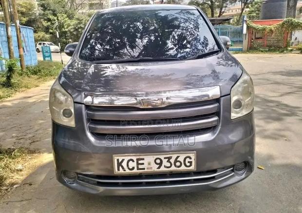 Toyota Noah 2008 Gray