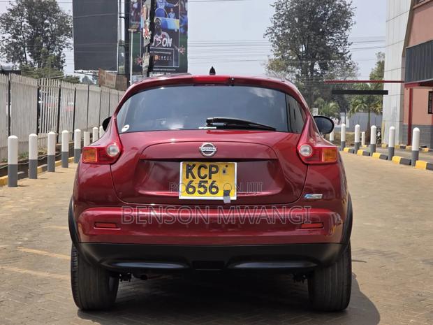 Nissan Juke 2011 Maroon