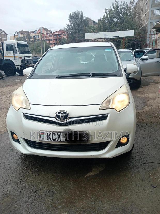Toyota Ractis 1.3 FWD 2013 White