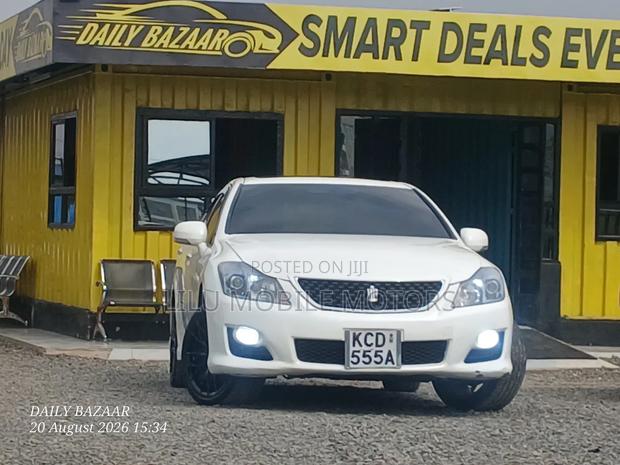 Toyota Crown 2009 Pearl