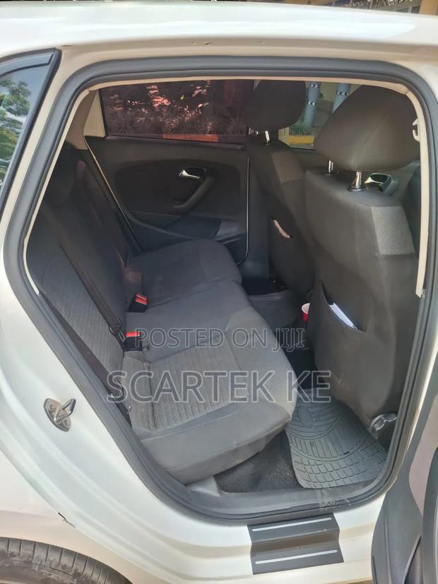 Volkswagen Polo 2010 White