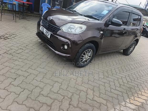 Toyota Passo 2016 Brown