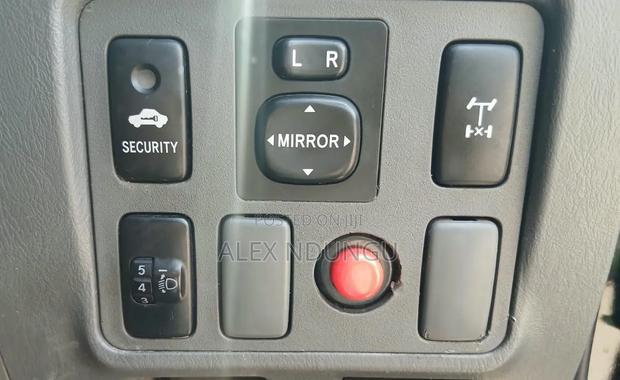 Toyota Hilux 2012 Black