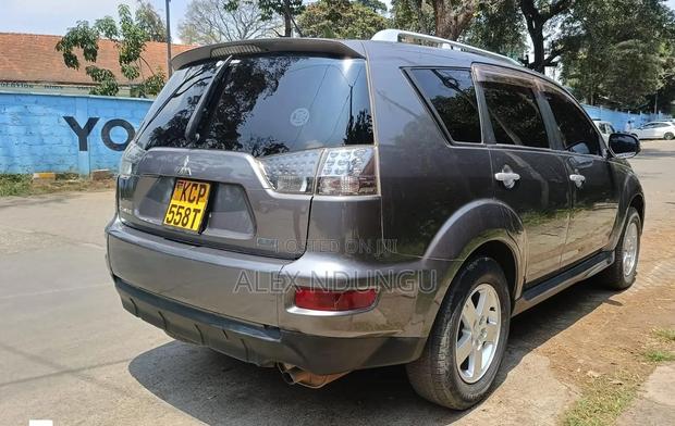 Mitsubishi Outlander 2011