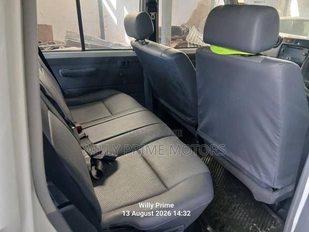 Toyota Land Cruiser 2021 White