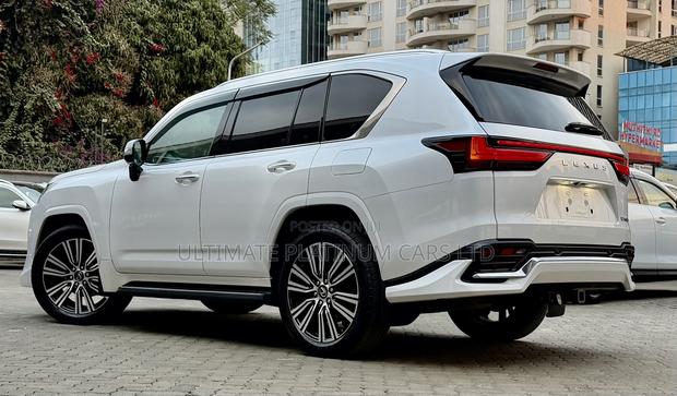 Lexus LX 600 2023 White