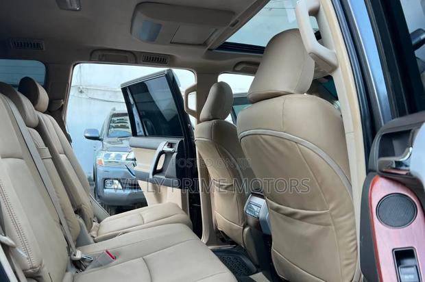 Toyota Land Cruiser Prado 2011 Gray