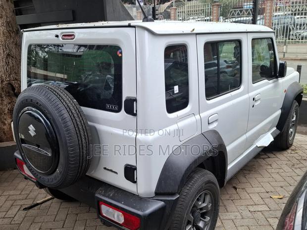 Suzuki Jimny 2025 White