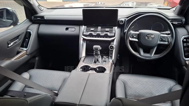 Toyota Land Cruiser 2025 Gray