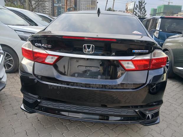 Honda Grace 2019 Black