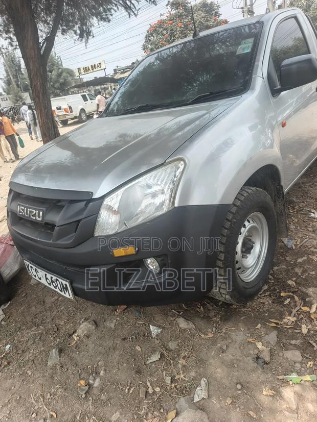 Isuzu D-MAX 2014 Silver
