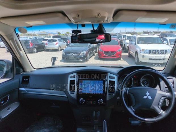 Mitsubishi Pajero V80 3.2 DI-D 2019 Black
